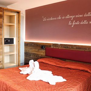 Deluxe Zimmer mit Kingsize-Bett
